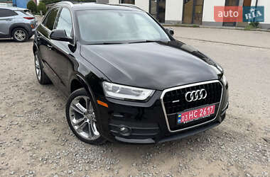 Позашляховик / Кросовер Audi Q3 2015 в 