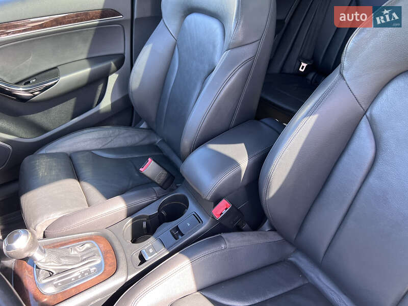 Позашляховик / Кросовер Audi Q3 2015 в Нововолинську