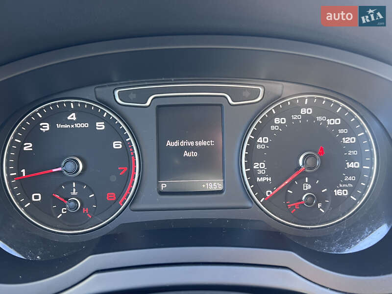 Позашляховик / Кросовер Audi Q3 2015 в Нововолинську