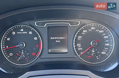 Внедорожник / Кроссовер Audi Q3 2015 в 