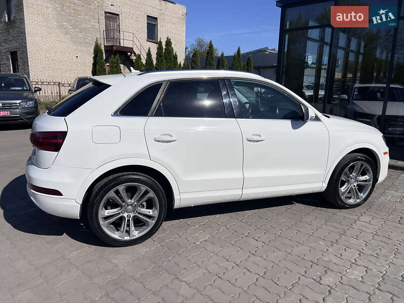 Позашляховик / Кросовер Audi Q3 2015 в Нововолинську