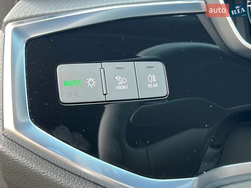 Внедорожник / Кроссовер Audi Q3 2024 в Киеве