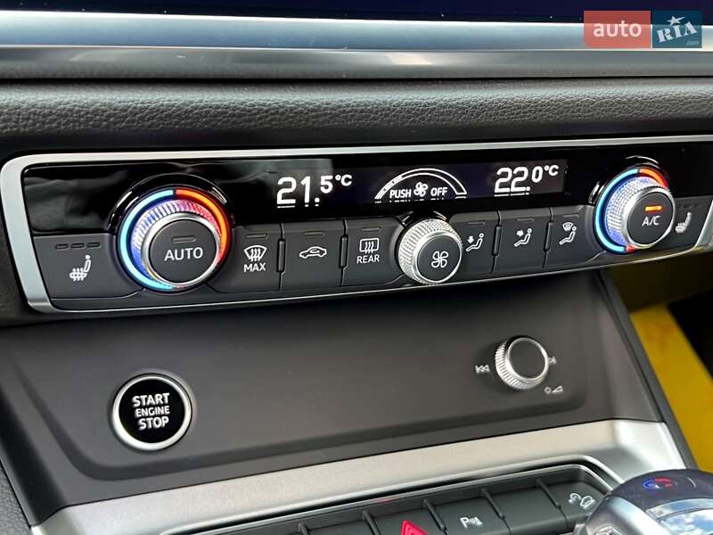 Внедорожник / Кроссовер Audi Q3 2024 в Киеве