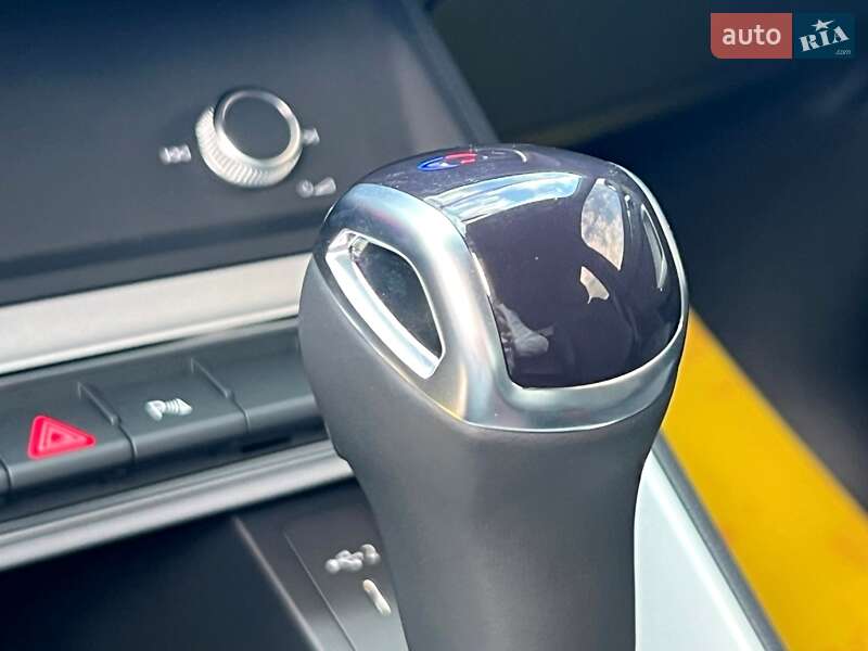 Внедорожник / Кроссовер Audi Q3 2024 в Киеве