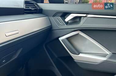 Внедорожник / Кроссовер Audi Q3 2024 в 