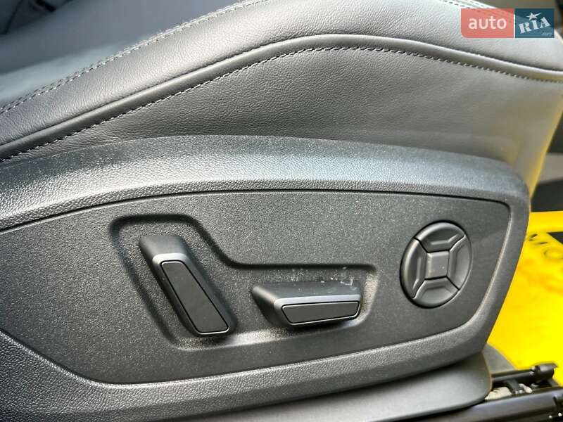 Внедорожник / Кроссовер Audi Q3 2024 в Киеве