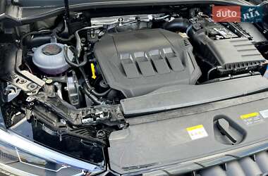 Внедорожник / Кроссовер Audi Q3 2024 в 