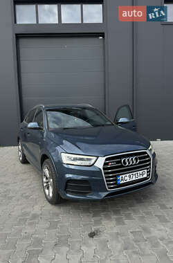 Позашляховик / Кросовер Audi Q3 2015 в 