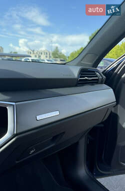 Позашляховик / Кросовер Audi Q3 2023 в 