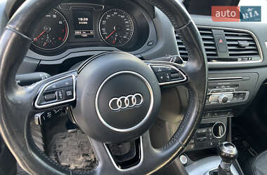 Внедорожник / Кроссовер Audi Q3 2016 в 