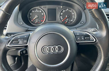 Внедорожник / Кроссовер Audi Q3 2016 в 