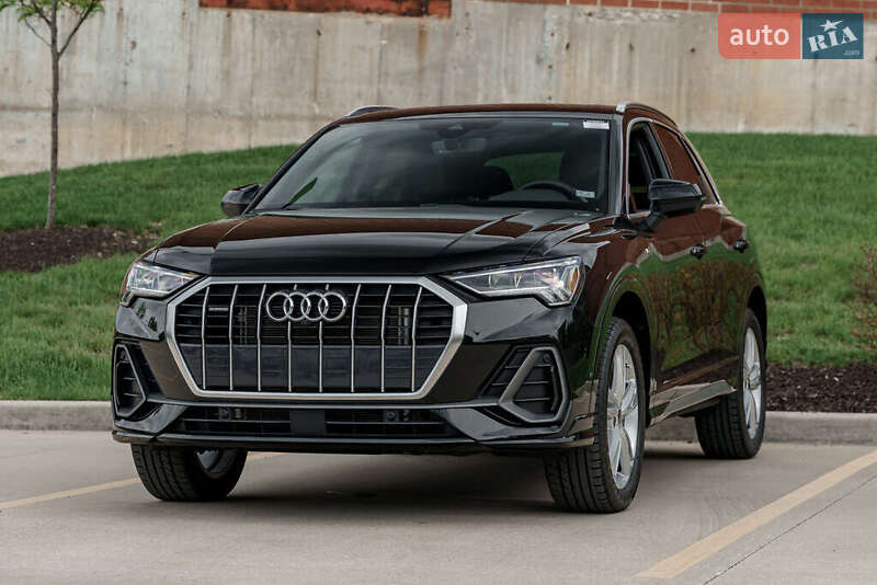Позашляховик / Кросовер Audi Q3 2020 в 