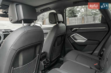 Позашляховик / Кросовер Audi Q3 2020 в 