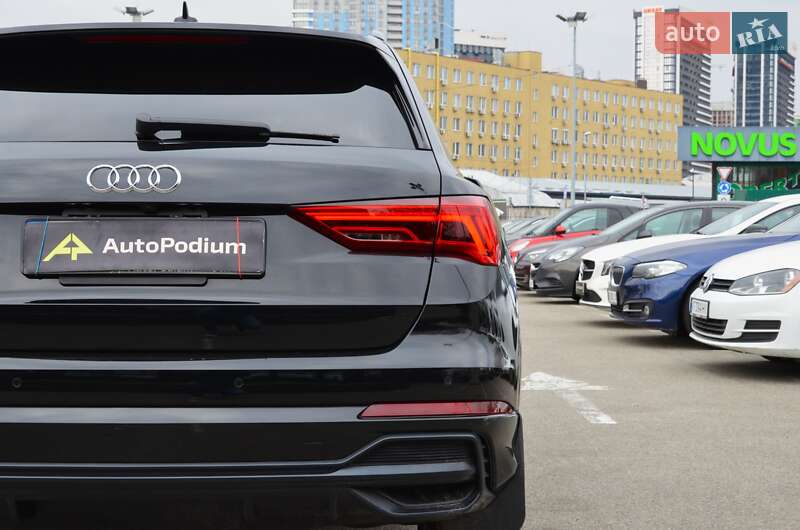 Внедорожник / Кроссовер Audi Q3 2019 в Киеве