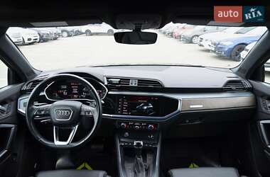 Внедорожник / Кроссовер Audi Q3 2019 в 