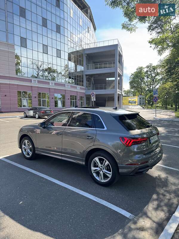 Позашляховик / Кросовер Audi Q3 2020 в Одесі