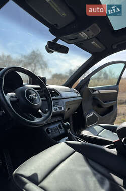 Позашляховик / Кросовер Audi Q3 2016 в 
