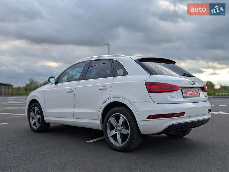 Внедорожник / Кроссовер Audi Q3 2015 в Киеве