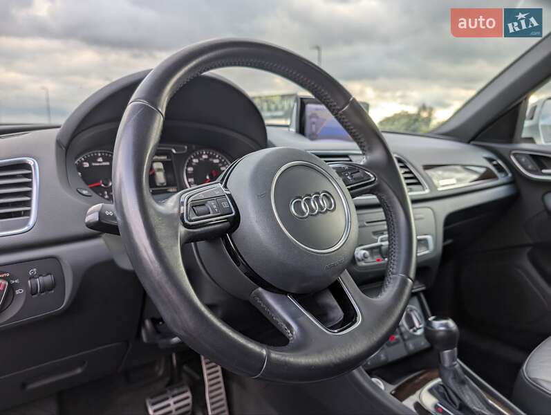 Внедорожник / Кроссовер Audi Q3 2015 в Киеве