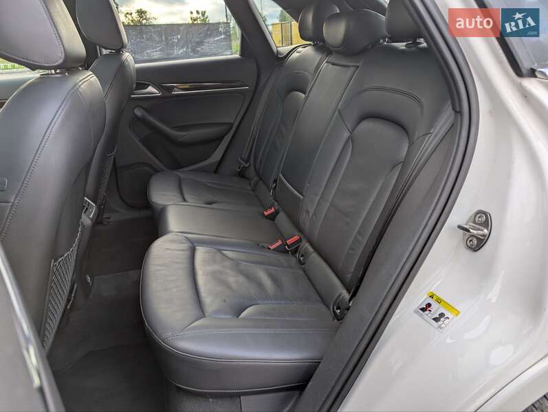 Внедорожник / Кроссовер Audi Q3 2015 в Киеве