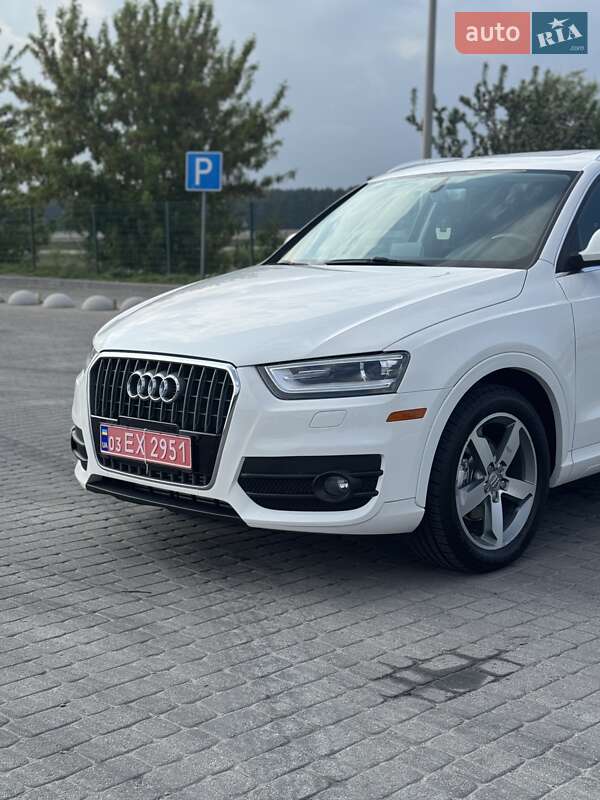 Позашляховик / Кросовер Audi Q3 2015 в Радивиліві