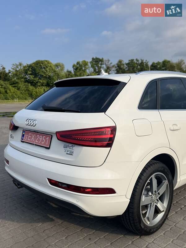 Позашляховик / Кросовер Audi Q3 2015 в Радивиліві