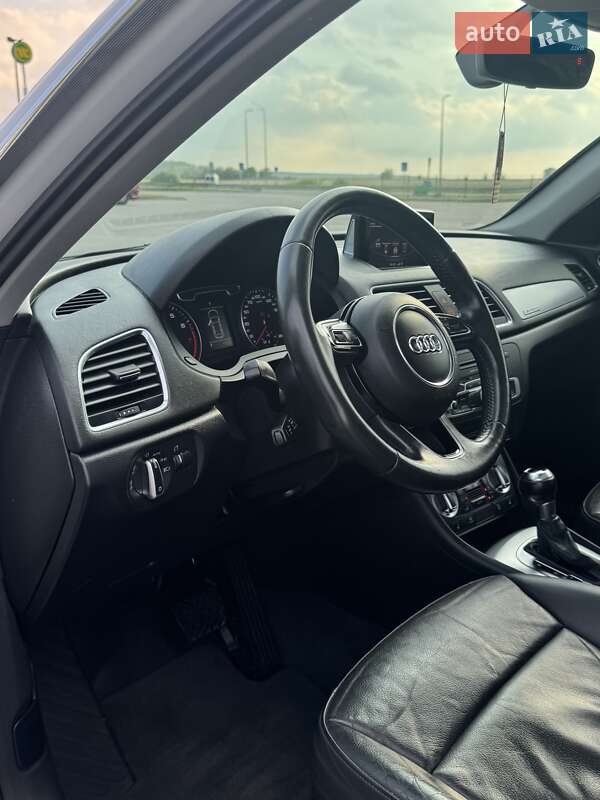 Позашляховик / Кросовер Audi Q3 2015 в Радивиліві