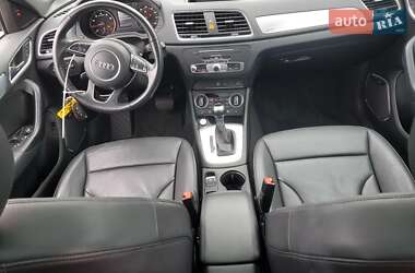Внедорожник / Кроссовер Audi Q3 2016 в 