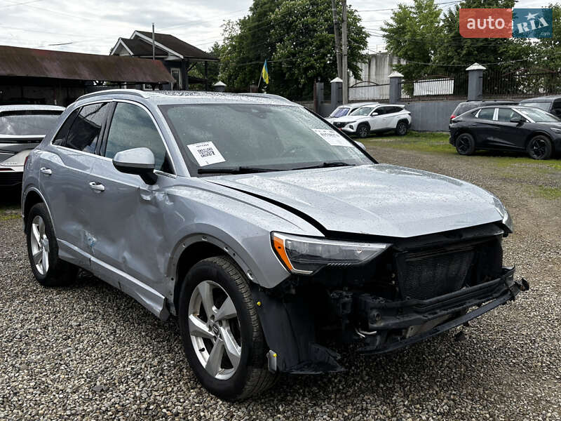 Внедорожник / Кроссовер Audi Q3 2019 в Стрые