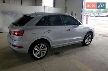 Позашляховик / Кросовер Audi Q3 2016 в 