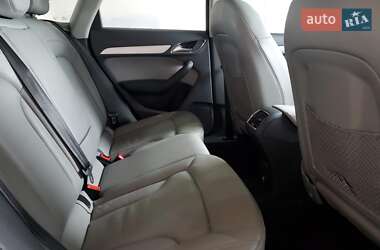 Позашляховик / Кросовер Audi Q3 2016 в 