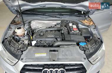 Позашляховик / Кросовер Audi Q3 2016 в 