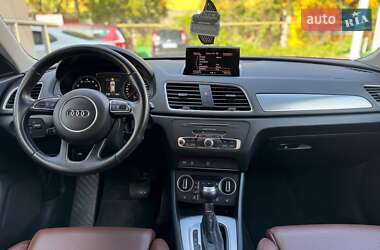 Внедорожник / Кроссовер Audi Q3 2015 в 