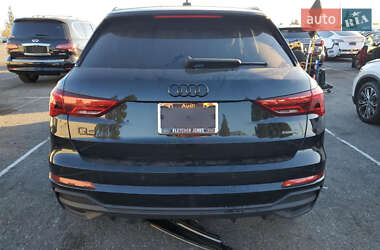 Внедорожник / Кроссовер Audi Q3 2023 в 