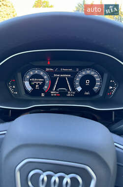 Позашляховик / Кросовер Audi Q3 2022 в 