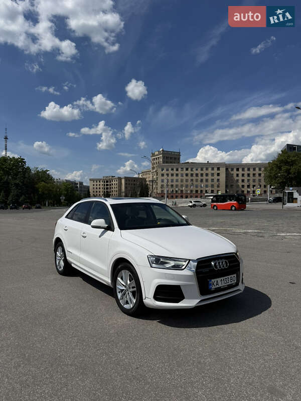 Внедорожник / Кроссовер Audi Q3 2016 в 