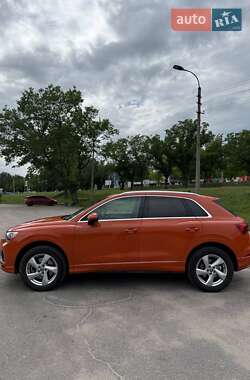 Позашляховик / Кросовер Audi Q3 2020 в 