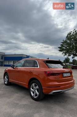 Позашляховик / Кросовер Audi Q3 2020 в 