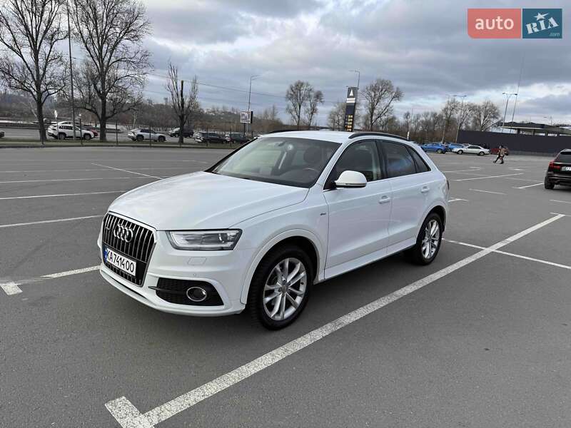 Позашляховик / Кросовер Audi Q3 2013 в 