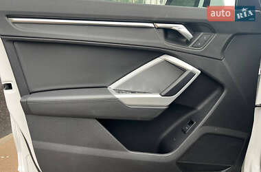 Внедорожник / Кроссовер Audi Q3 2021 в 