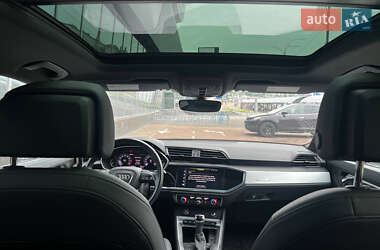 Внедорожник / Кроссовер Audi Q3 2021 в 
