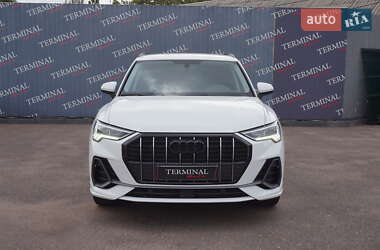 Внедорожник / Кроссовер Audi Q3 2023 в 