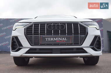 Внедорожник / Кроссовер Audi Q3 2023 в 