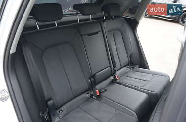 Внедорожник / Кроссовер Audi Q3 2023 в 