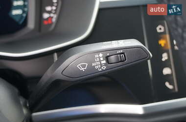 Внедорожник / Кроссовер Audi Q3 2023 в 