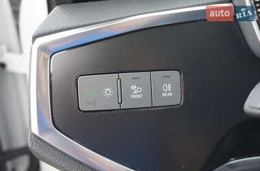 Внедорожник / Кроссовер Audi Q3 2023 в 
