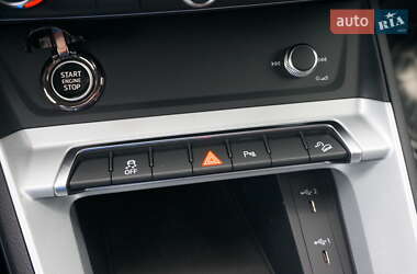 Внедорожник / Кроссовер Audi Q3 2023 в 