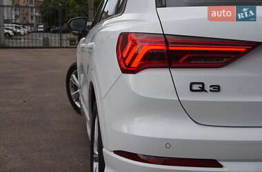 Внедорожник / Кроссовер Audi Q3 2023 в 