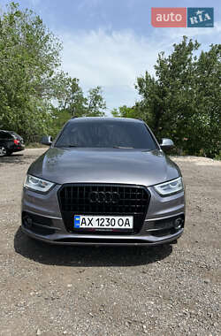 Позашляховик / Кросовер Audi Q3 2015 в 