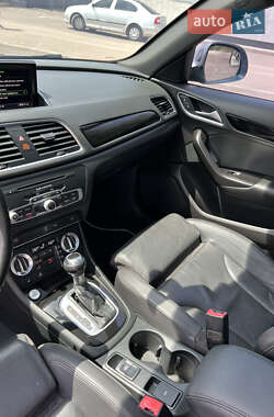 Позашляховик / Кросовер Audi Q3 2015 в 